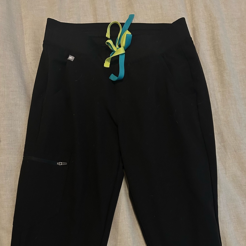 FIGS Zamora Jogger Scrub Pants for Women - Black (S)